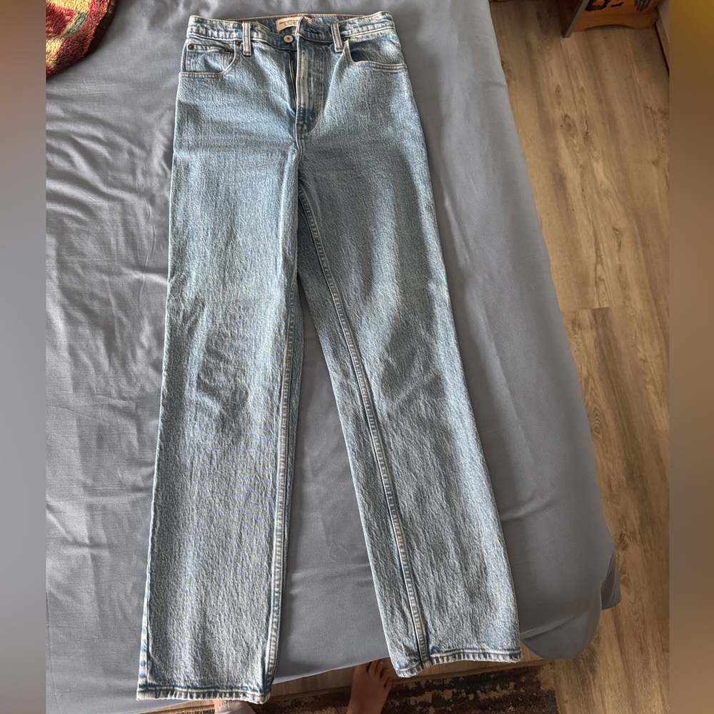 Abercrombie & Fitch 90’s high rise straight leg jeans